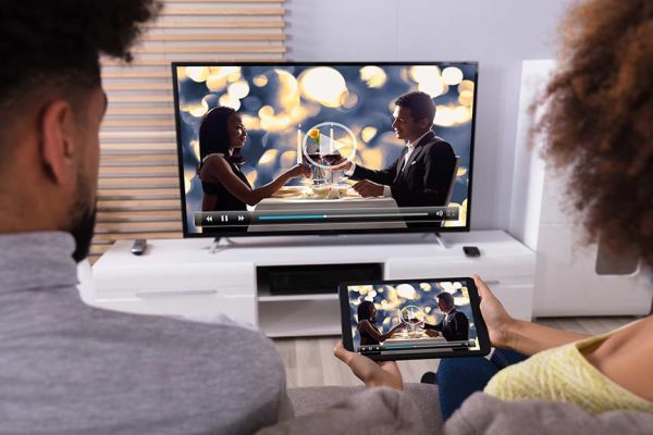 Abonnement IPTV tout-en-un : Smarters Pro et une playlist massive Abonnement IPTV Smarters Pro